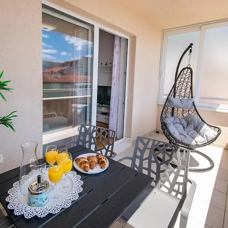 Апартаменти Sara *