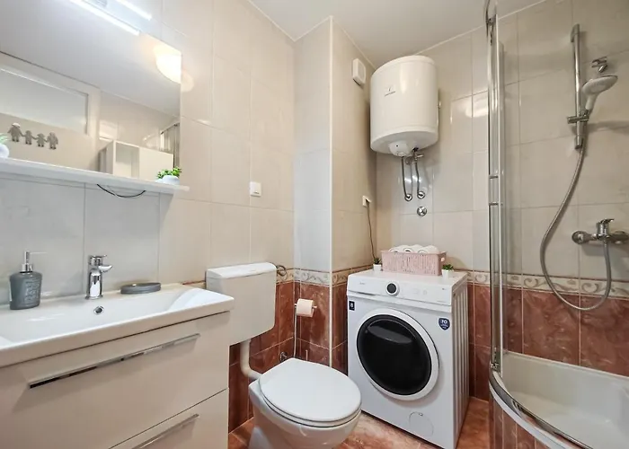 Sara Апартаменти *